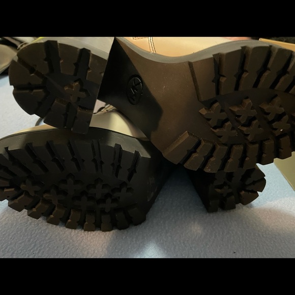 Michael Kors heel boots - Picture 9 of 9